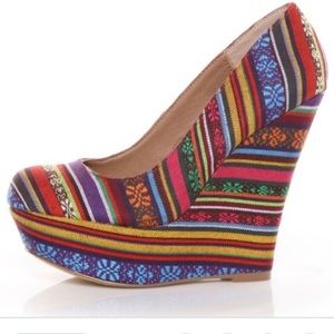 Steve Madden Tammy Aztec Print Platform wedges